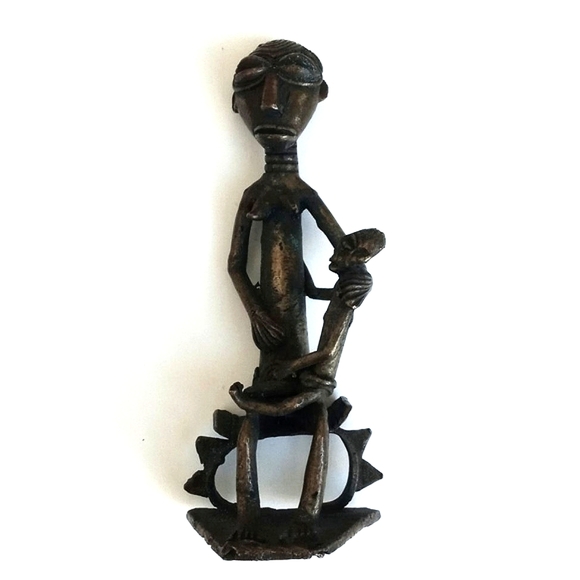 Antique Mother and Child Brass Bronzed Sculpture from Africa 5" (Very Old) - Picture 10 of 16